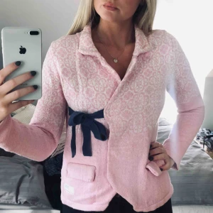  - Odd Molly kofta i perfekt skick. Använd fåtal gånger. Säljer pga aldrig används. Storlek S/1 