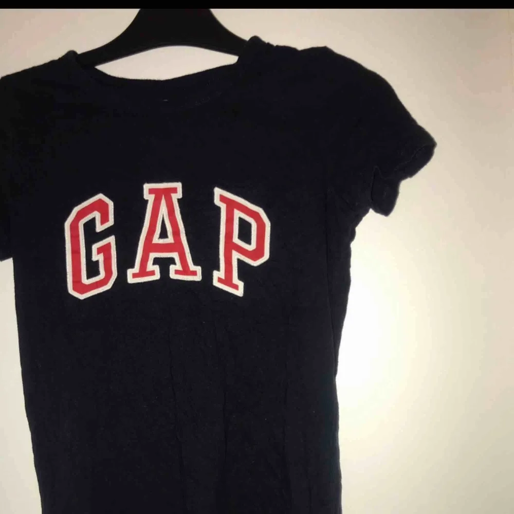Gap t-shirt köpt i Paris . T-shirts.