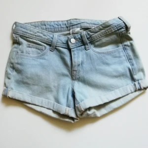  - Aldrig använda någonsin. Dom gick inte på helt enkelt. (dumt att köpa dom när man har storlek 39) 