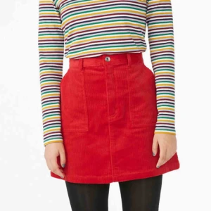  - Superfin manchesterkjol från monki!! I fint skick 