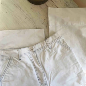  - Superfina och trendig byxor från arket, nypris 800kr men priset är nedsänkt nu pga fläckar 