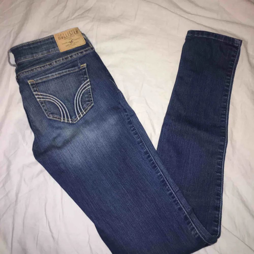 Jeans i mycket bra skick. Kan mötas upp i Stockholm annars står köparen för frakten.. Jeans & Byxor.
