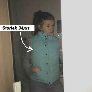  - Super snygg väst i storlek 34 från Everest. Nyskick! 💕 nypris: 499 kr