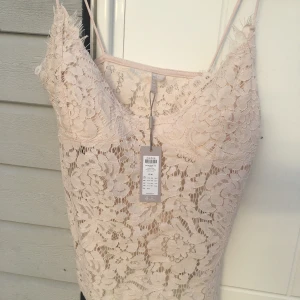 Vero moda, topp - Oanvänd topp från Vero Moda Strl M, passar S också.