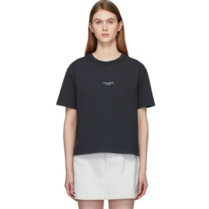 Acne studios t-shirt s M - Svart oversize t-shirt i strl M. Modell Edie Stamp. Aldrig använd, som ny.