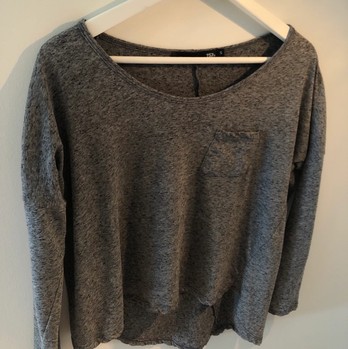 Lång grå tröja  - 90