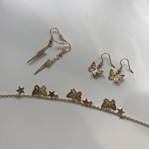 Smycken guld - Jätte fina smycken i guld. Örhängena kostar 40kr styck armbandet 60kr. Helt oanvända!