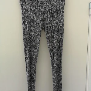 Leggings - H&M leggings i storlek S. Köparen står för frakt⚡️