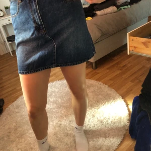 Jeanskjol från Cubus  - Mycket bra skick, säljer pågrund av att den inte kommer till användning