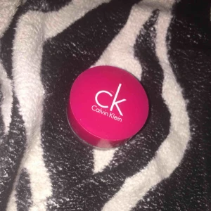  - Nytt oöppnat Calvin Klein lippgloss 💎 Frakt tillkommer 20kr📦 Fast pris ✅