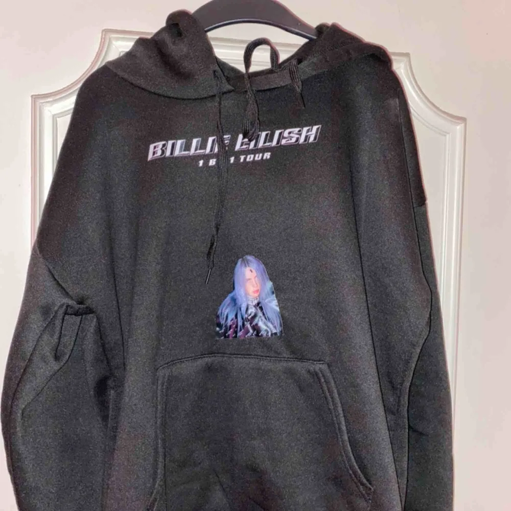 billie eilish merch  strl XS/S kan mötas upp i jönköping/fraktas, men köparen står för frakten. Hoodies.