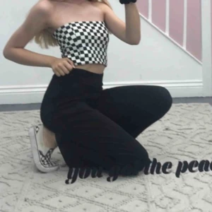  - Cool rutig tube-top från Topshop i England. Strl 38 men sitter som en 36 enligt mig! 