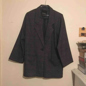  - Monki grå kavaj i storlek s