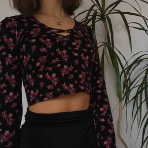  - Världens charmigaste sötaste topp från hollister. En av mina favoriter men har tyvärr blivit för liten. 