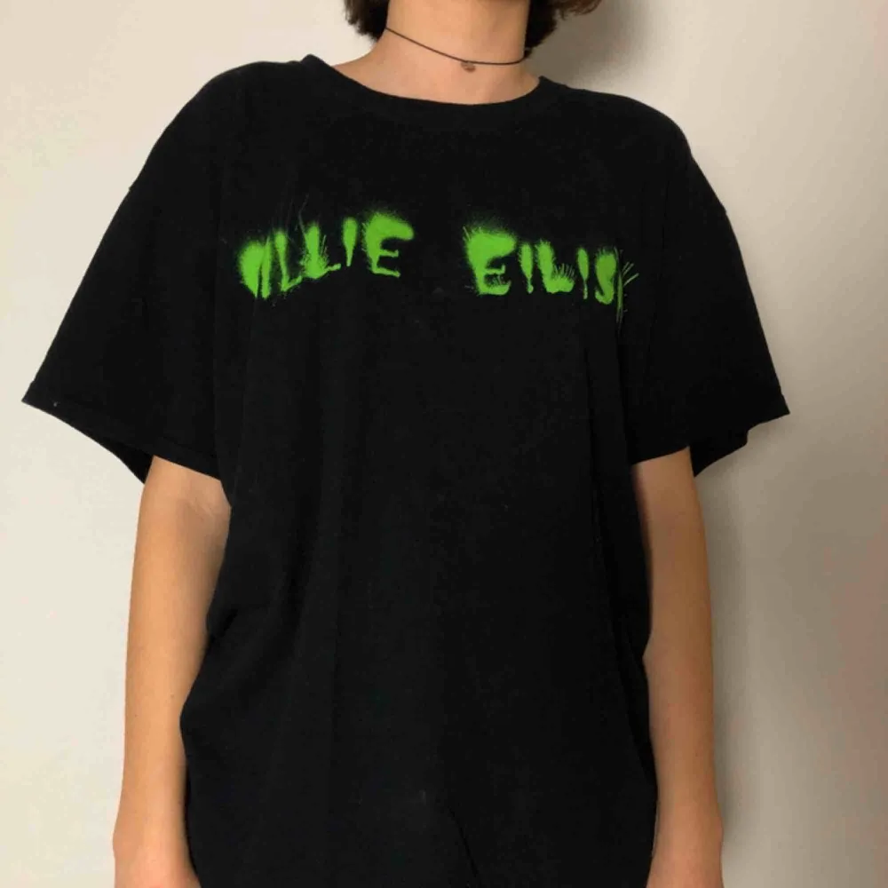 Billie eyelash merch official blohsh . T-shirts.
