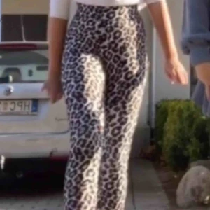  - Tränings thigts i storlek S. Använda en gång! Kan tänka mig att gå ned i pris vid snabb affär. Möts upp eller fraktar! 💕