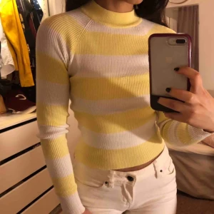  - Ribbad pastell färgad turtleneck, använd endast vid ett tillfälle🌟💘 frakt tillkommer 