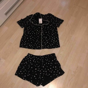  - Oanvända pyjamas gratis frakt