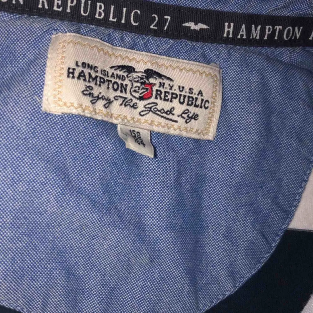 Hampton republic tröja i barn-kill storlek. Skjortor.