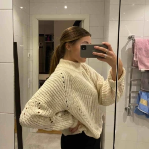  - Mjuk stickad tröja från HM! Använd fåtal gånger 🖤