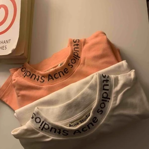  - Acne studios t-shirt Rosa storlek S (men lite oversize). Nypris 1400:-