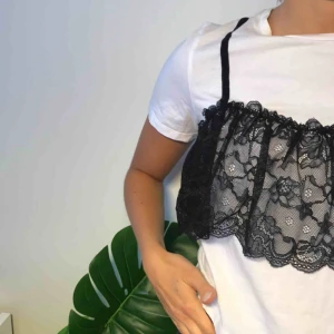  - Säljer min supergulliga tröja från zara ☺️ passar bra till både vardag och festligheter 💫 frakt tillkommer! 