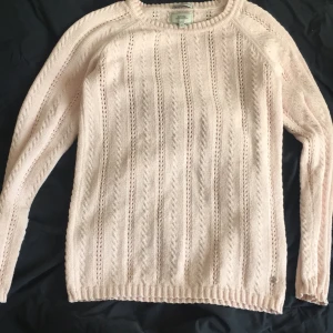 - Kabelstickad tröja från Boomerang. Puderrosa, nyskick, nypris 1200. 