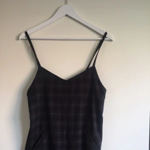 - Nice Byxdress från monki!  (Finns att hämta i Sthlm)