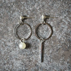  - nya örhängen (nickelfria) frakt 10 kr