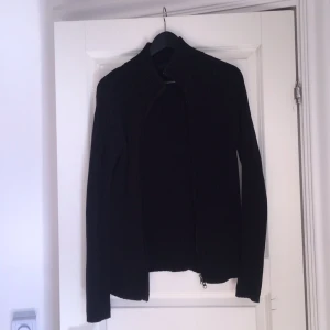  - Tjocktröja i herr men passar alla