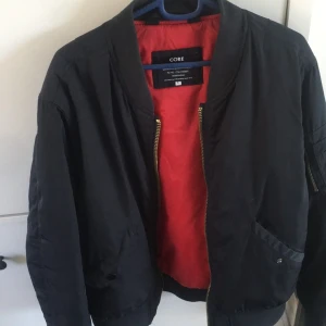  - Bomber från jack and Jones! Grå!