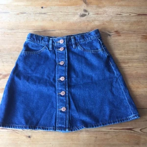  - Jeanskjol från monki (finns att hämta i Sthlm)