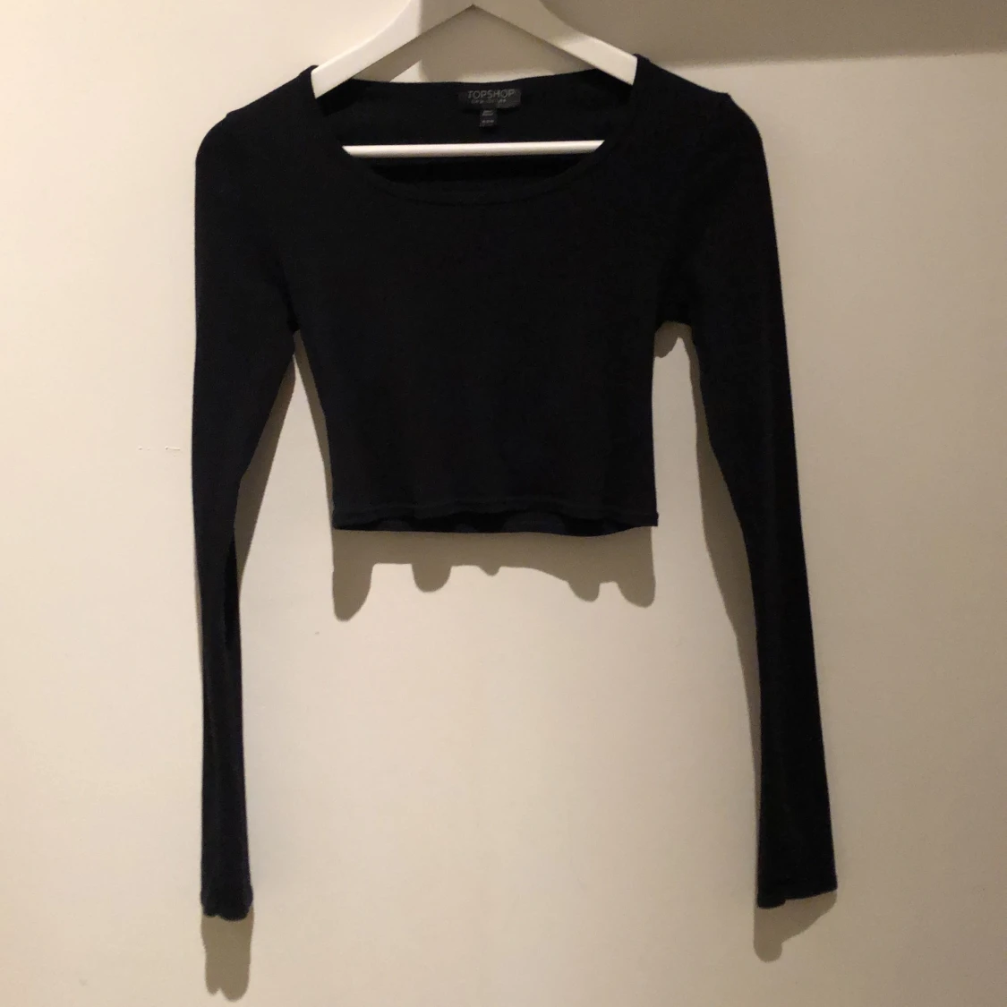Långärmad svart croptop