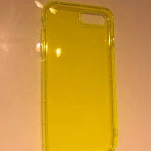 Iphone skal 7/8 plus - iphone skal i genomskinligt neon till 7/8 plus