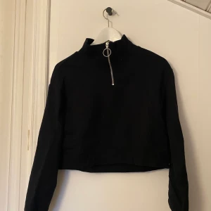 Zip sweatshirt - Croppad zip sweatshirt i nyskick ✨