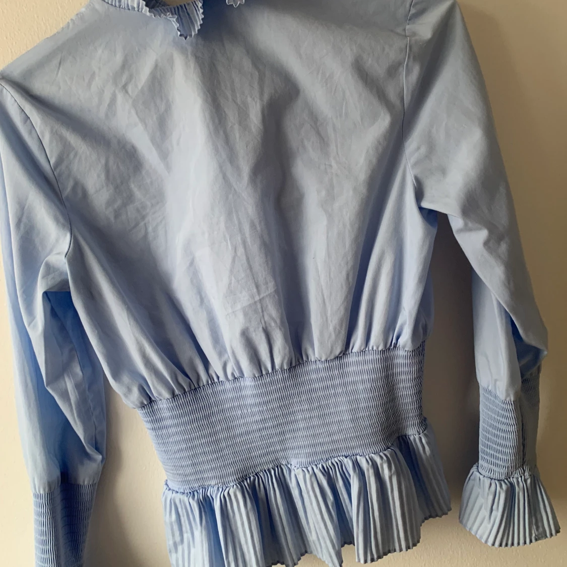 Ljusblå slutsåld blus!! - 90