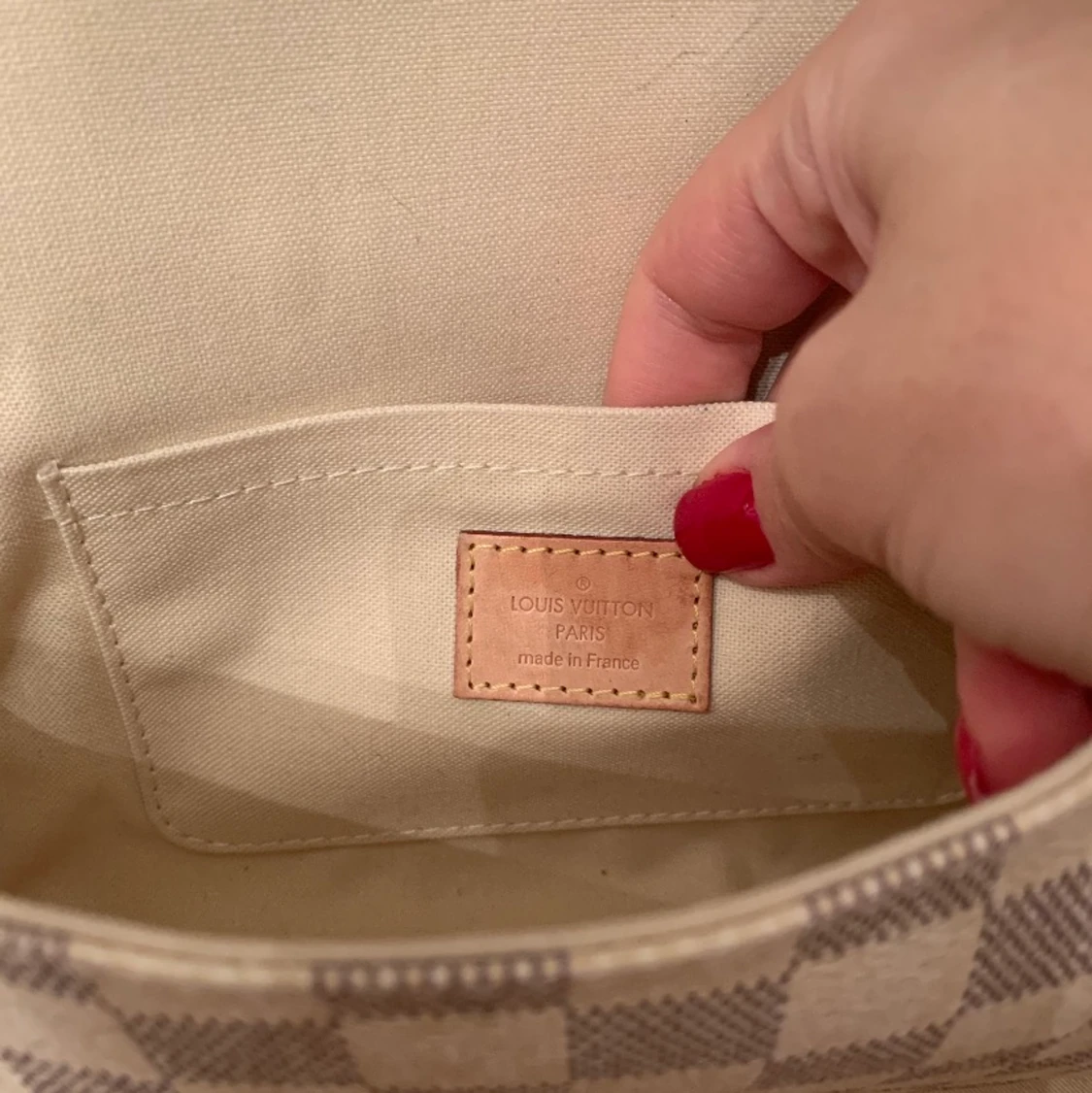 Se nästa annons - 90