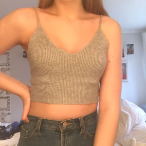  - Jättefin croptop från bikbok som inte riktigt har kommit till användning. 45kr frakt