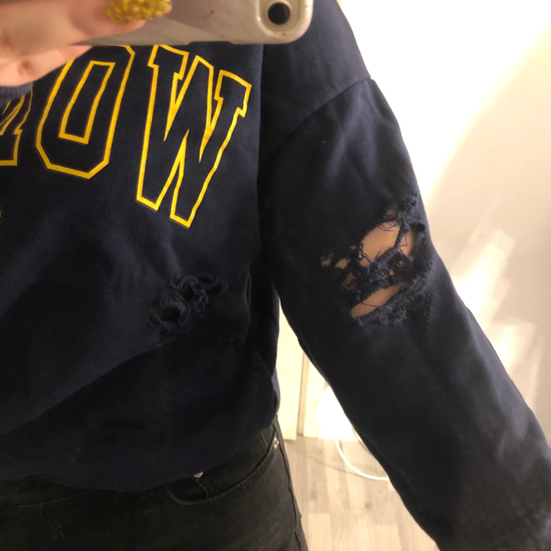 Sweatshirt med slitningar - 90