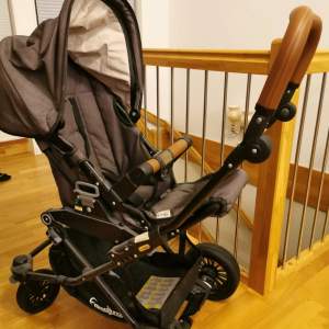 Emmaljunga barnvagn knappt använd. Användes endast 2 veckor. Nästan ny.. Kostar 6000 ny säljer den för 2800