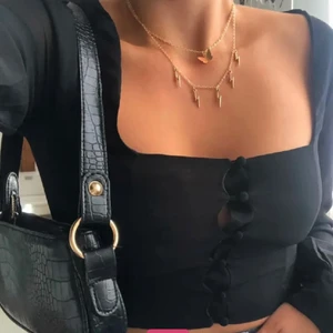 SÖKES!!! - Söker denna tröja. Skriv om du har eller vet märket❤️