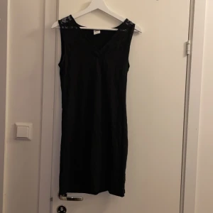 Klänning från vero moda  - Använd en gång 