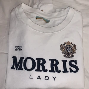 Morris tröja Vit - Säljer också denna enbart för att jag aldrig använt den. Mycket bra skick och väldigt fin! Pris kan diskuteras vid snabb affär! Och kan även fraktas 