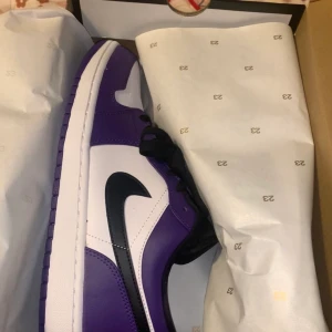 Jordan 1 court purple low mens - 100% äkta och orörd