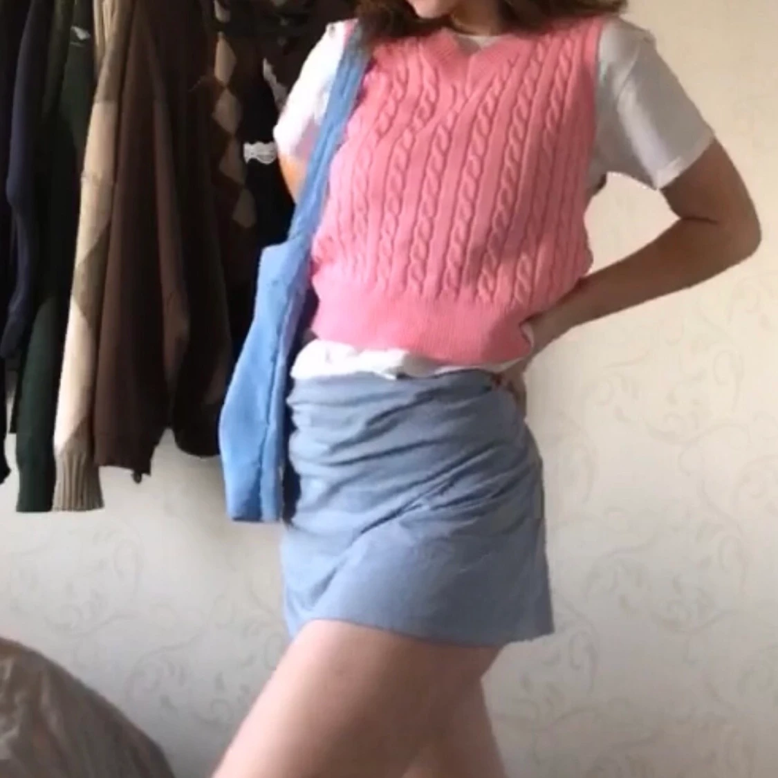 Rosa stickad väst  - 91