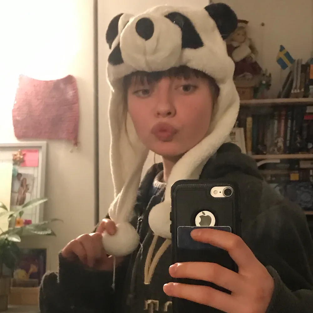 Cute anime panda-hatt ish. Passar inte stora huvuden, mellan-små bäst. Söt!!!. Övrigt.
