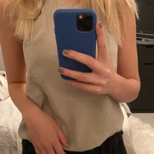 Zara - Säljer mitt jätte fina turtleneck linne i siden aktigt tyg💗