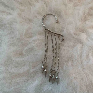  - Kan mötas upp vid t-centralen eller Odenplan, kan skicka via post 10kr på frakt