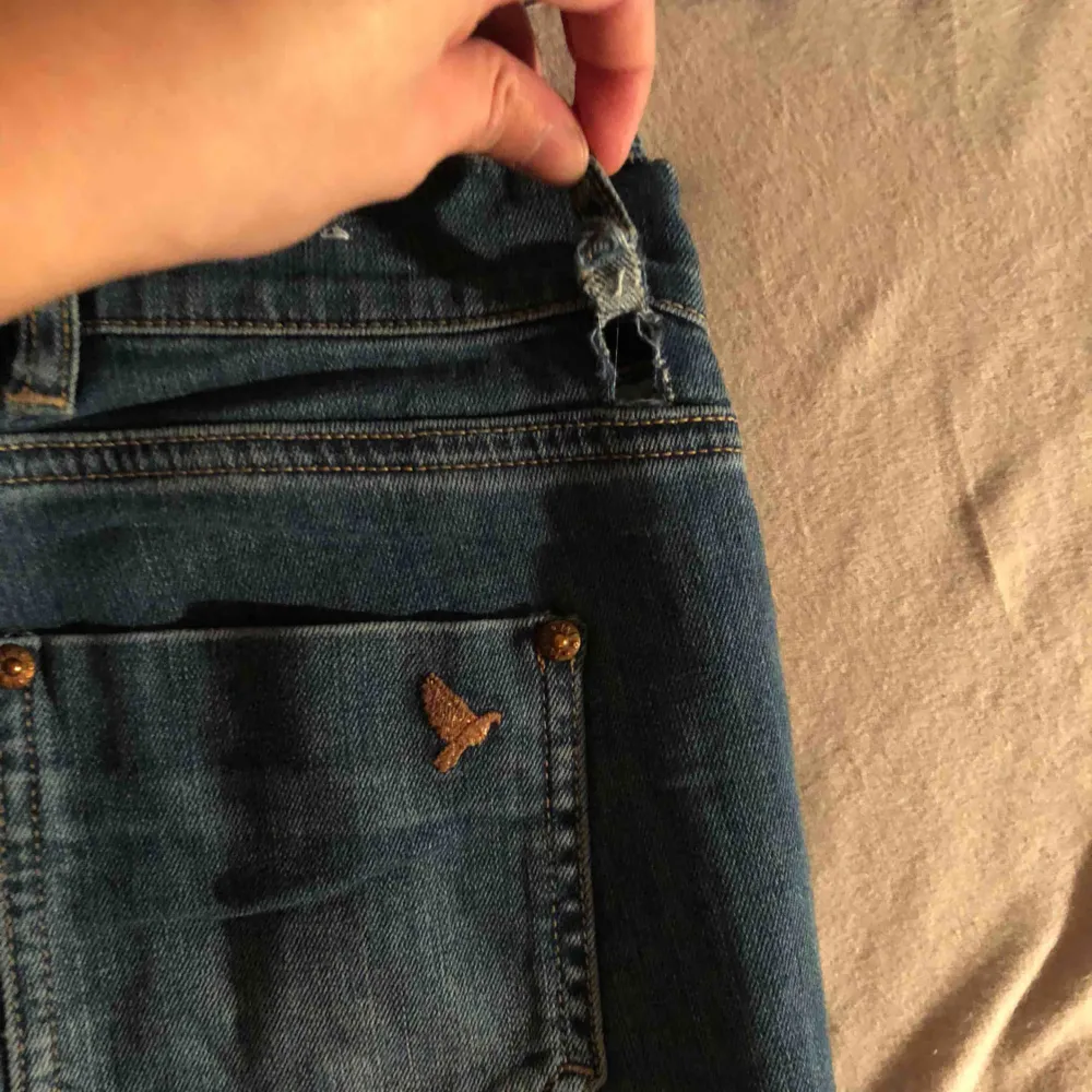 Made in heaven (MiH) jeans. Två trasiga hällar på vardera sida, syns ej när de är på.. Jeans & Byxor.