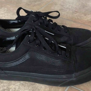  - Säljer mina vans som användes en till två gånger!  Väldigt fin skick!  